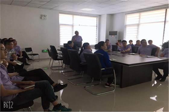 修總就銷售部5月份月季展開總結大會