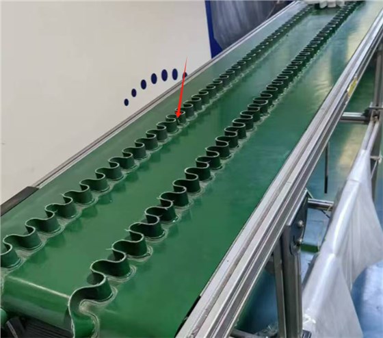 裙邊擋板輸送帶1020-3