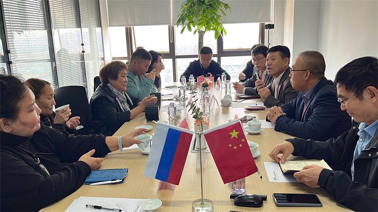 俄羅斯科學院專家團到訪，為濟南安耐注入動能