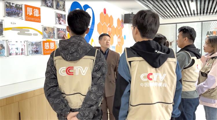 央視專(zhuān)訪(fǎng)0909-2